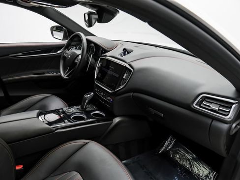 Used 2023 Maserati Ghibli Modena RWD image 20