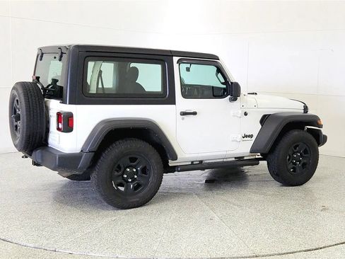 Used 2022 Jeep Wrangler Sport AWD/4WD image 7
