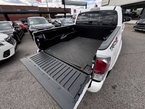 Used 2023 Toyota Tacoma TRD Sport image 9