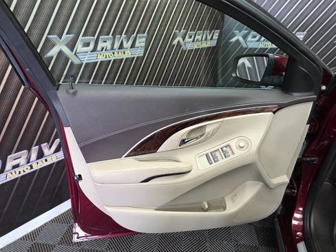 Used 2015 Buick LaCrosse image 16