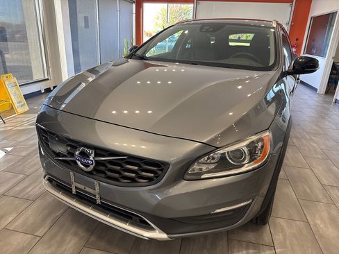 Used 2018 Volvo V60 T5 Cross Country Platinum image 7
