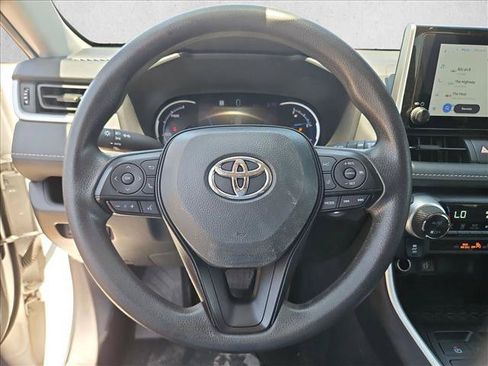 Used 2025 Toyota RAV4 XLE AWD/4WD image 13