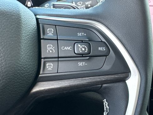 New 2025 Jeep Grand Cherokee Limited w/ Black Appearance Package image 20