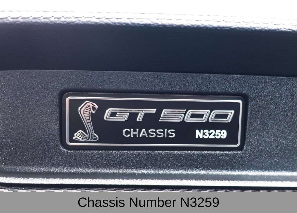 Used 2022 Ford Mustang Shelby GT500 w/ Carbon Fiber Track Pack RWD image 7