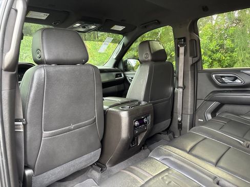 Used 2021 Chevrolet Suburban RST w/ Luxury Package RWD image 20