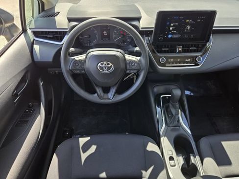 Used 2025 Toyota Corolla LE FWD image 12