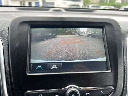 Used 2018 Chevrolet Equinox LT AWD/4WD image 15