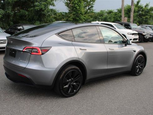 Used 2025 Tesla Model Y Long Range AWD/4WD image 7
