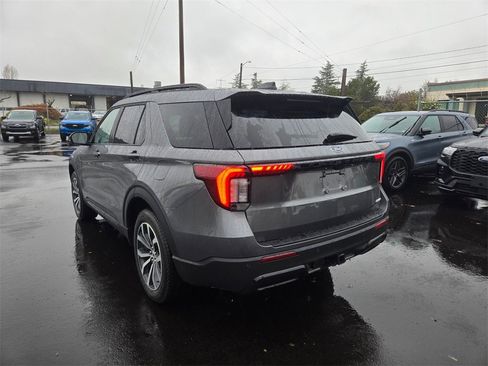New 2026 Ford Explorer ST-Line image 7