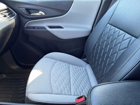 Used 2018 Chevrolet Equinox LS FWD image 12