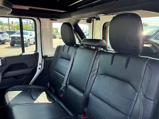 Used 2022 Jeep Wrangler Unlimited Sahara w/ Cold Weather Group AWD/4WD image 3