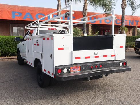 Used 2015 RAM 3500 Tradesman w/ Chrome Appearance Group AWD/4WD image 7