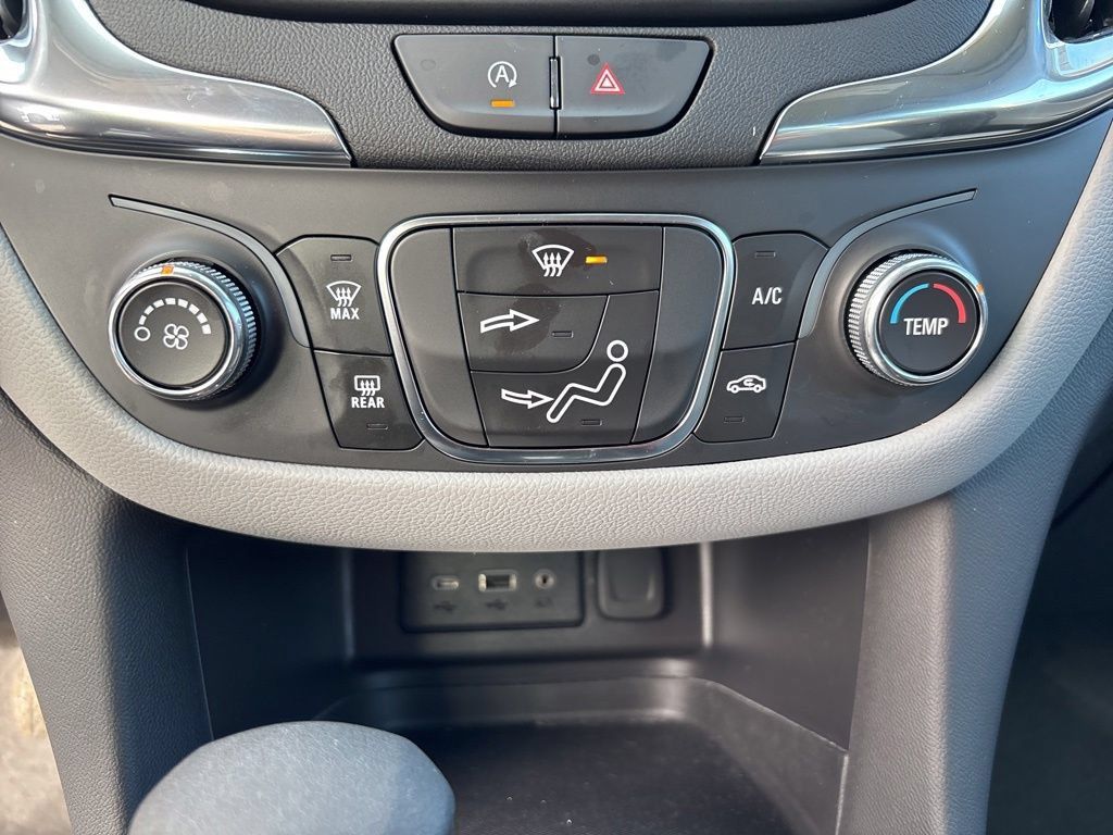 Used 2024 Chevrolet Equinox LS FWD image 47