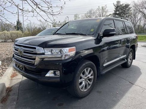 Used 2019 Toyota Land Cruiser image 1
