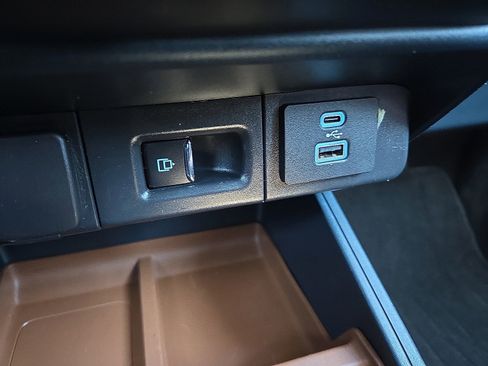 Used 2022 Ford Maverick Lariat w/ Equipment Group 500A Standard image 20