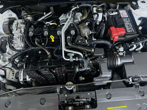 Used 2025 Nissan Altima 2.5 SV FWD image 30