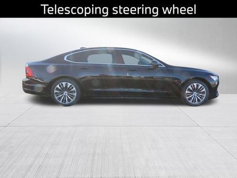 Used 2022 Volvo S90 B6 Momentum image 9