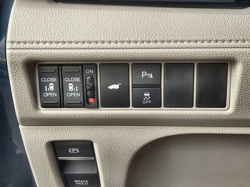 Used 2025 Honda Odyssey Elite image 18