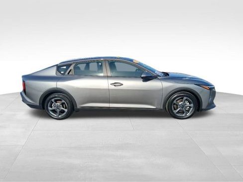 Used 2025 Kia K4 LXS image 4