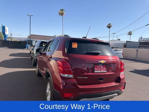 Used 2021 Chevrolet Trax LT AWD/4WD image 8