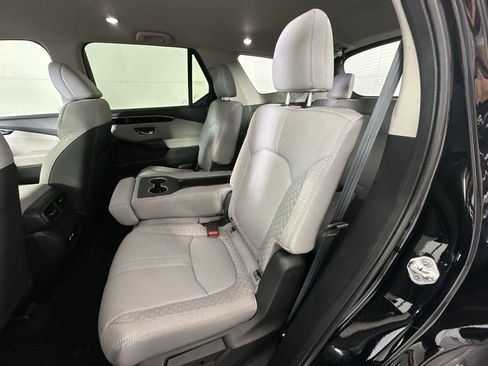 Used 2023 Honda Pilot LX image 23