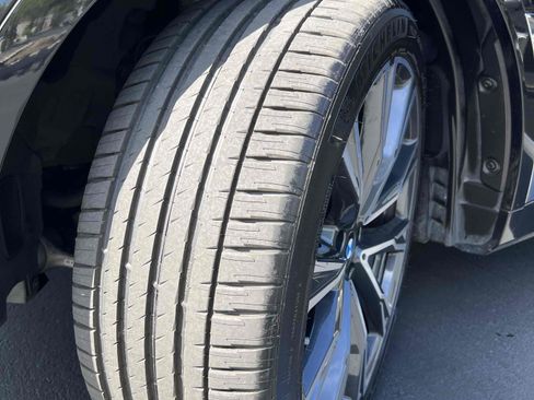 Used 2022 BMW X7 xDrive40i w/ Premium Package image 95