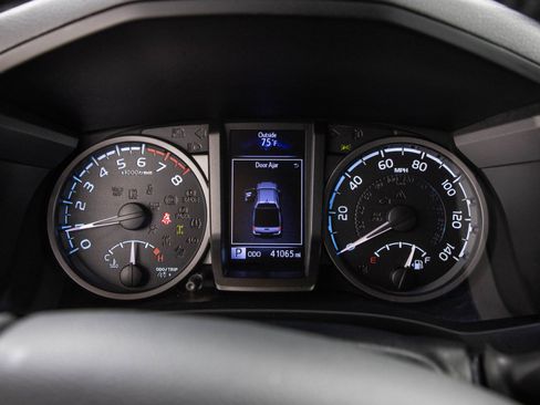 Used 2020 Toyota Tacoma TRD Sport AWD/4WD image 27