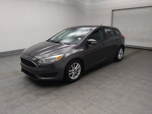 Used 2015 Ford Focus SE image 2
