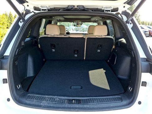 Certified 2023 Jeep Grand Cherokee 4WD 4xe w/ Luxury Tech Group II image 32