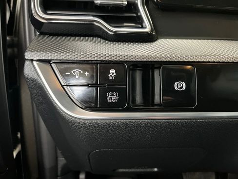 Used 2023 Kia Sportage LX AWD/4WD image 4
