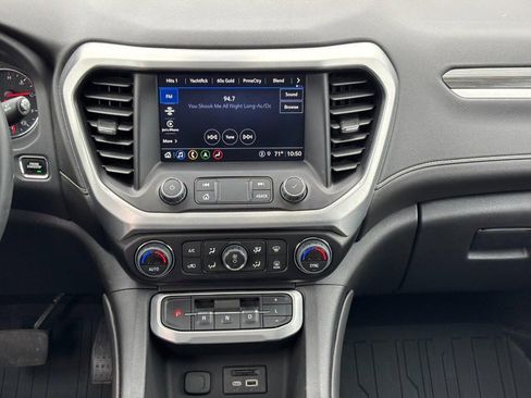 Certified 2023 GMC Acadia SLT w/ Technology Package AWD/4WD image 14