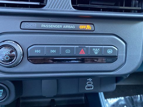 New 2025 Ford Maverick XLT w/ XLT Luxury Package AWD/4WD image 19