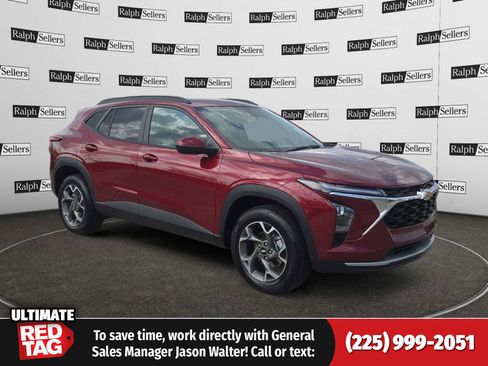 Used 2025 Chevrolet Trax LT w/ LT Convenience Package image 1