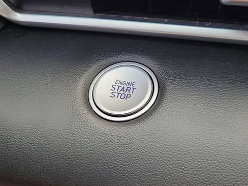 Used 2025 Hyundai Elantra Hybrid FWD image 32