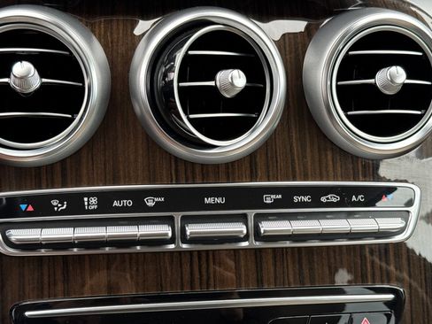 Certified 2022 Mercedes-Benz GLC 300 4MATIC image 23