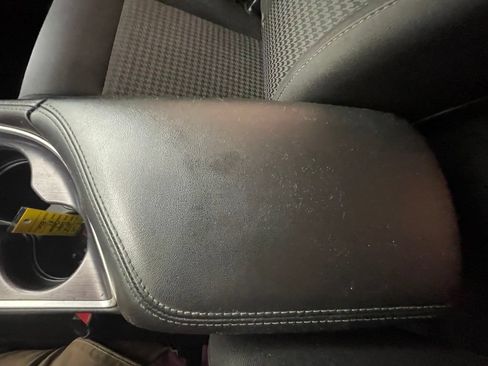 Used 2018 Dodge Challenger R/T RWD image 16