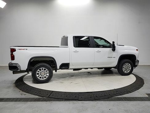 Used 2022 Chevrolet Silverado 2500 LT w/ Fleet Comfort Package AWD/4WD image 8