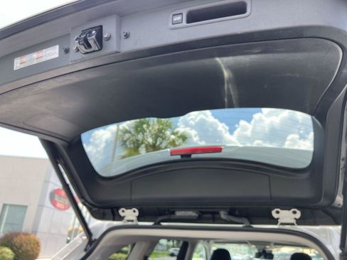 Used 2023 Toyota Highlander XLE FWD image 26