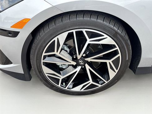 Used 2023 Hyundai Ioniq 6 Limited RWD image 32