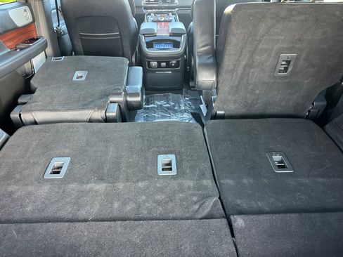 Certified 2023 Lincoln Navigator Reserve image 16