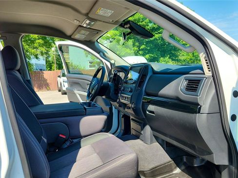Used 2022 Nissan Titan SV AWD/4WD image 22