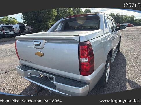 Used 2012 Chevrolet Avalanche LTZ AWD/4WD image 14