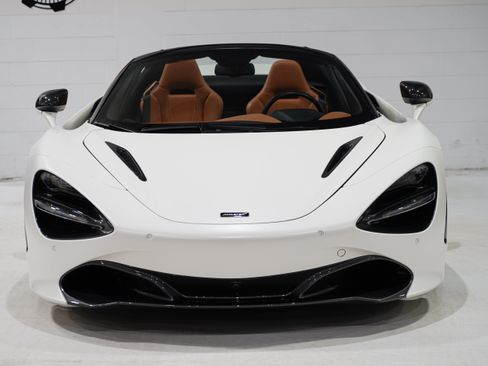 Used 2020 McLaren 720S Spider RWD image 17