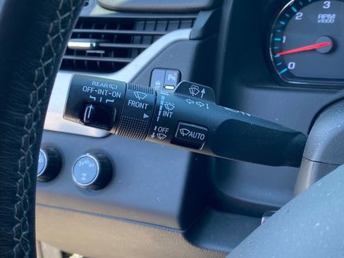 Used 2020 GMC Yukon SLT AWD/4WD image 17