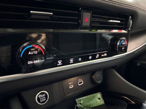 Used 2021 Nissan Rogue SV AWD/4WD image 23