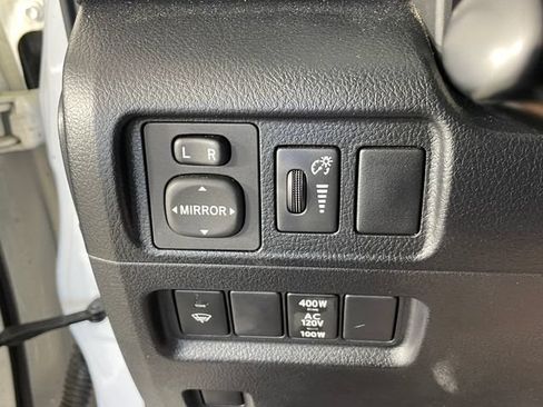 Used 2019 Toyota 4Runner TRD Off-Road Premium AWD/4WD image 11