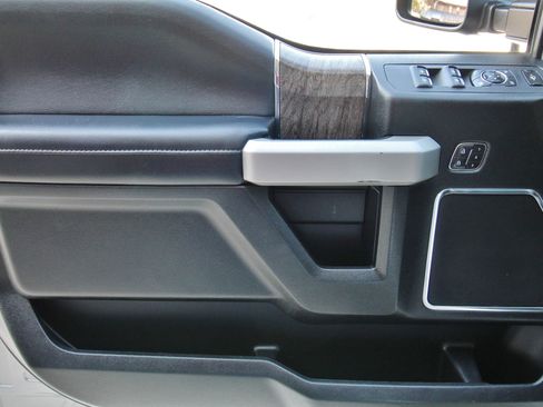 Used 2019 Ford F350 Lariat w/ Lariat Value Package image 21