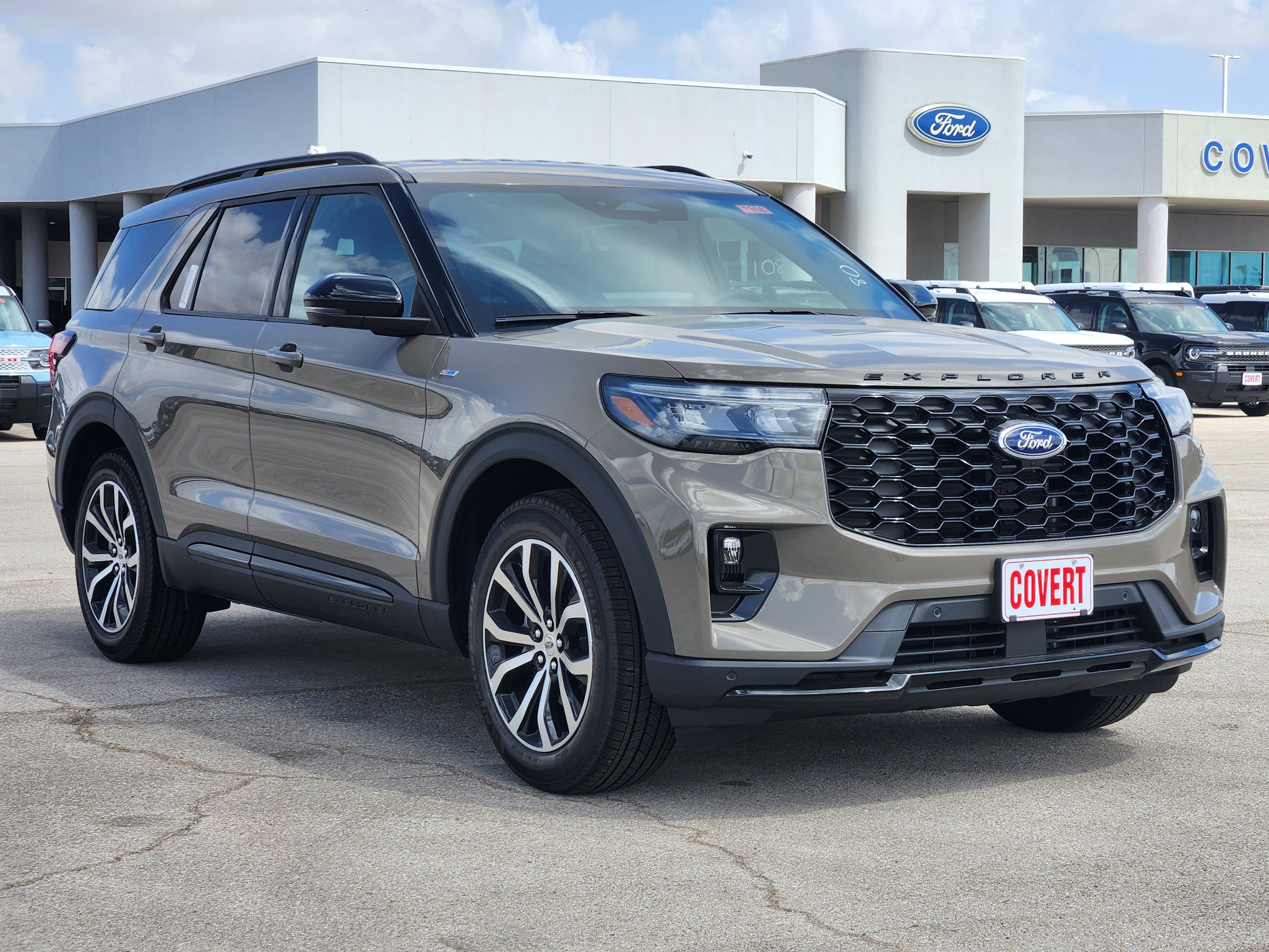 New 2026 Ford Explorer ST-Line RWD image 2