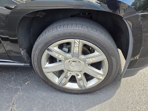 Used 2018 Cadillac Escalade Premium Luxury AWD/4WD image 6