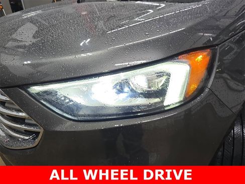 Used 2019 Ford Edge Titanium w/ Cold Weather Package image 32